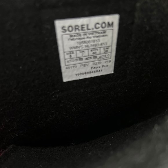 Ladies Sorel Winter Boots - Red, Size 9 - Picture 3 of 4